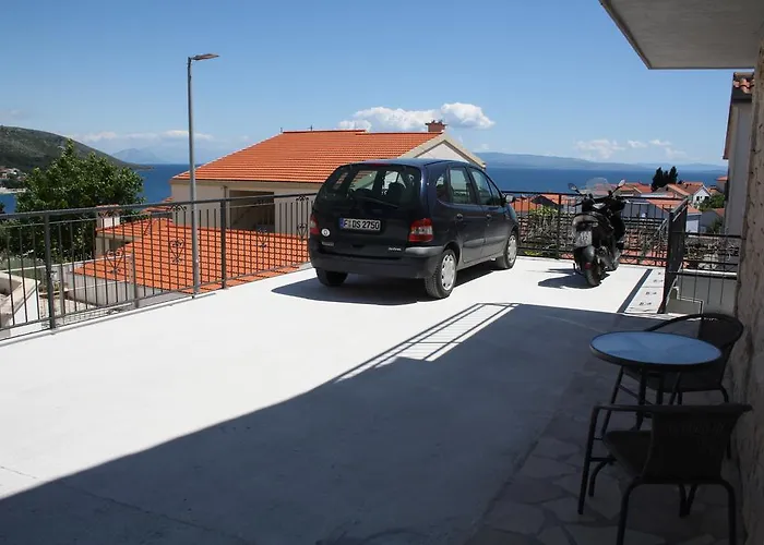 Апартаменти Suker