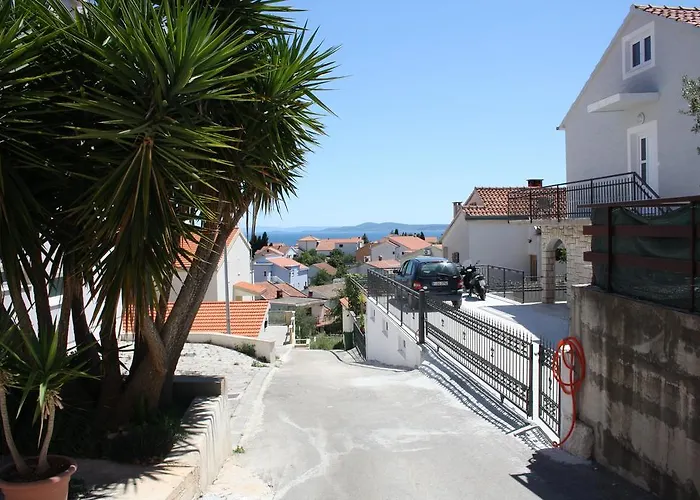 Апартаменти Suker